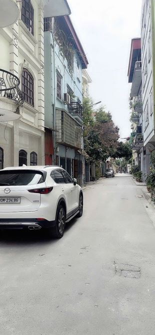 (Chủ cần bán gấp) đất Nguyễn Sơn,xe 7 chỗ ngủ trong đất Dt 70m giá nhỉnh 13 tỷ