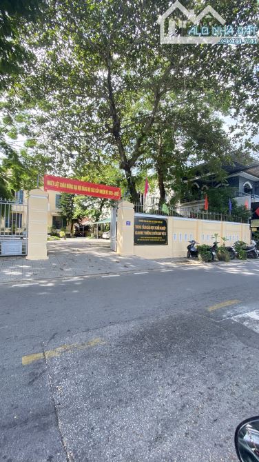 Bán mặt tiền PHAN CHU TRINH - HUẾ    - View sông An Cựu - Chỉ 8,x tỷ/121m2 (5,6x 21)