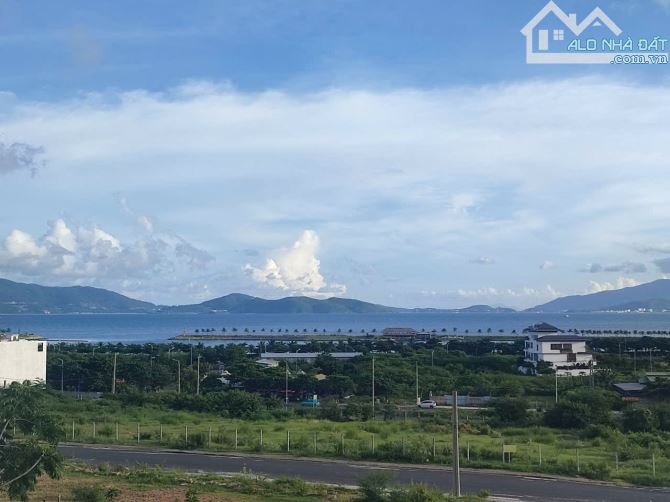 Bán đất khu biệt thự hòn sện đường triệu quang phục