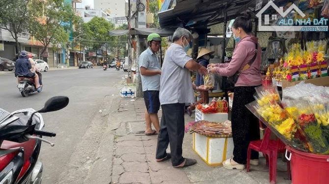 Bán nhà mặt tiền hoàng diệu gần biển