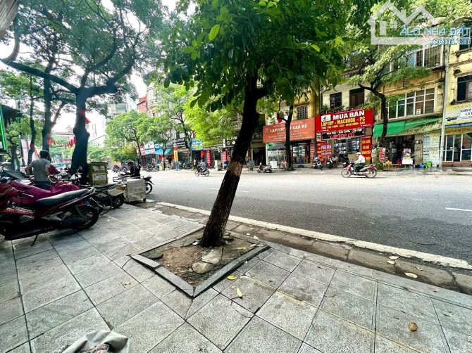 Nhà 5 tầng mặt phố Lê Thanh Nghị,mua 1 được 2 kinh doanh đỉnh.