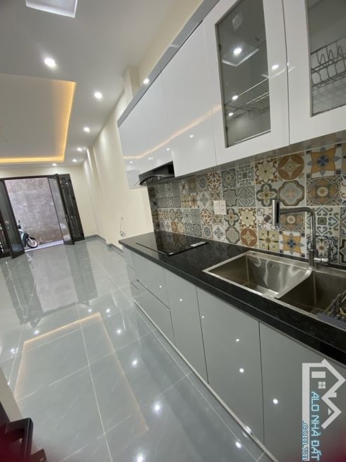 NHÀ MỚI NGUYÊN TEM - DT 40m2, GIÁ 4,5 tỷ - VỊ TRÍ ĐẮC ĐỊA- HÀ ĐÔNG