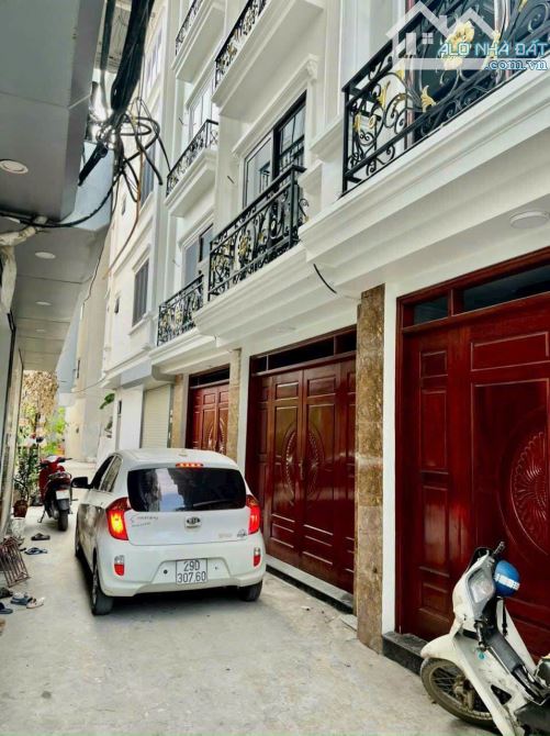 Nhỉnh 4 tỷ- FULL nội thất- Ngõ thông tứ phía, oto qua cửa. 500m KĐT Đô Nghĩa. 2km Đh Pheni