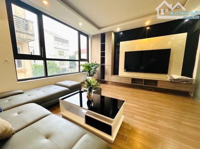 An Dương Vương, 6 tầng, ô tô, DT65,giá 220 triệu/m2