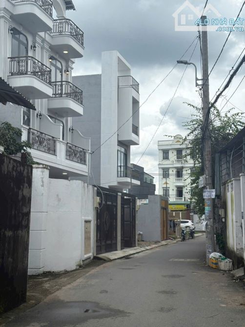 BÁN NHÀ 3 TẦNG TRƯỜNG THỌ, THỦ ĐỨC, TẶNG THÊM TÁM MƯƠI M ĐẤT TRỒNG RAU, NHỈNH 7 TỶ