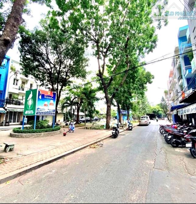PHAN HUY ÍCH TÂN BÌNH ,DT 5*15 ,3 TẦNG ,HXH ,GẦN CHỢ ,SÂN BAY ,EMART ,NHỈNH 6 TỶ