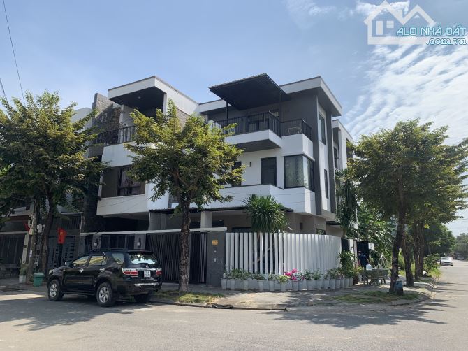 Bán Villa Vip 2 Mặt Tiền Nam Việt Á