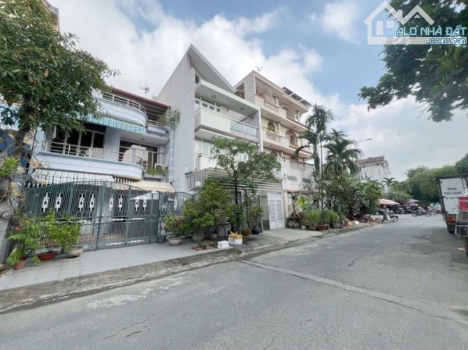 Bán Nhà Mặt Tiền 3 Tầng 123m2_7x17.5m 11PN Chỉ 16,5 Tỷ Khu VIP Bên Sông Hiệp Bình chánh