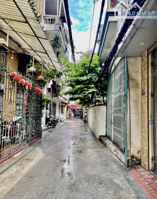 Bán nhà Minh Khai, ngõ thông, ba gác tránh xe máy, 40m2, 5T, nhỉnh 7 tỷ