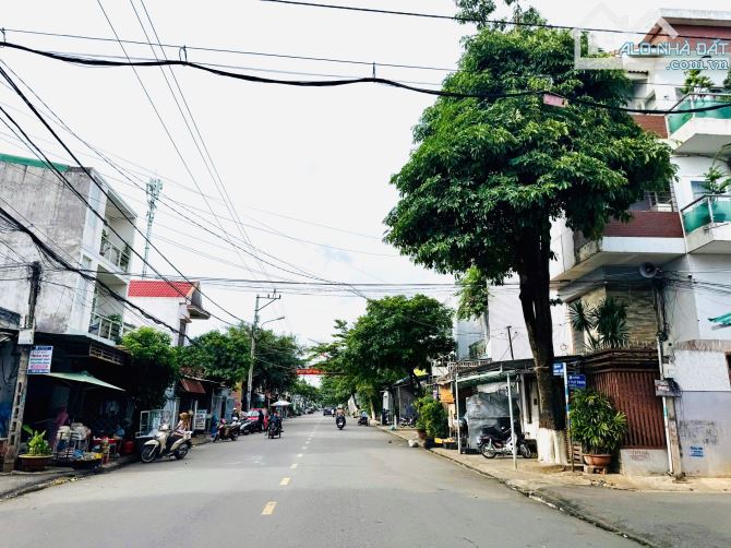 ĐẤT MẶT TIỀN AMAKHÊ – VỊ TRÍ ĐẮC ĐỊA, CÓ SẴN NHÀ CẤP 4 Ngay gần chợ