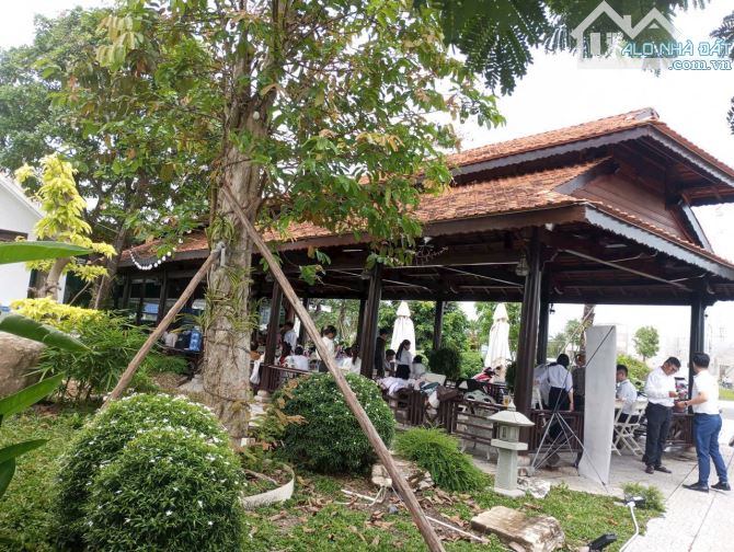 người nhà chủ đầu tư lên có xuất nội bộ nên được giá tốt và vị trí đẹp nay cần bán,giá tốt