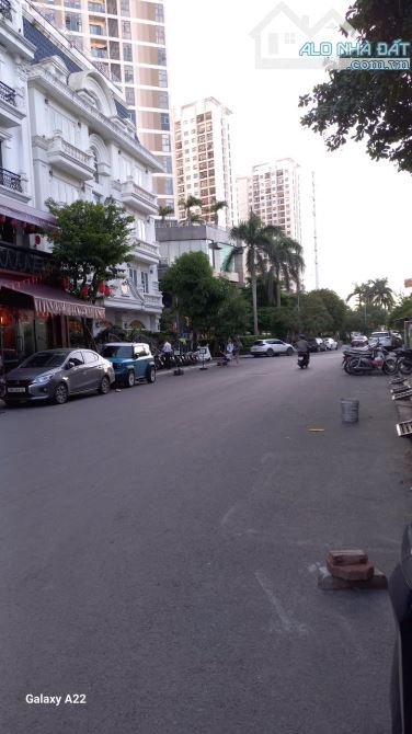 BÁN NHÀ mặt phố KINH DOANH sầm uất,Ô TÔ tránh Ở đô thị  NGÔ THÌ NHẬM ,HÀ ĐÔNG chỉ 12 tỷ