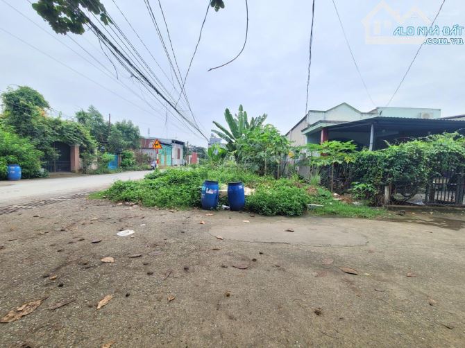 Bán lô góc 11x29.5m, hẻm thông ĐT. 747A P. Thái Hòa, Tp. Tân Uyên gần tổ hợp FPT