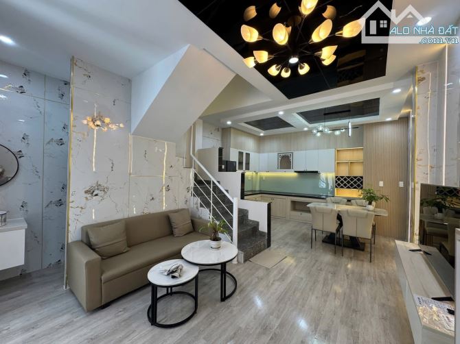 Bán nhà 4 tầng kiệt đường Lý Tự Trọng, Hải Châu. DT 43m2. Giá 4.45 tỷ