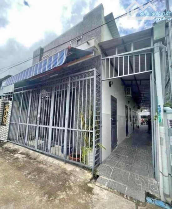 BÁN GẤP – DÃY TRỌ 5 PHÒNG + 1 KIOT MẶT TIỀN – THU NHẬP ỔN ĐỊNH