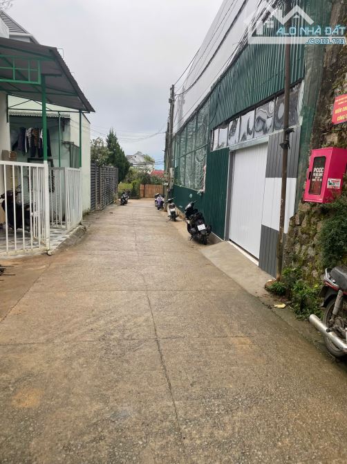 Bán lô đất tại phường Xuân Hương, đường Lê Hông Phong 205m2, ngang 11m