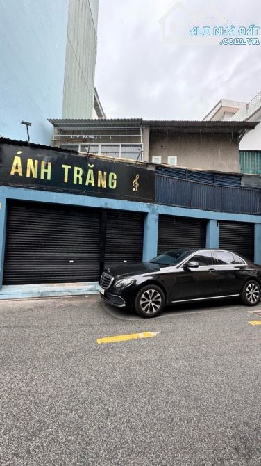 BÁN NHÀ C4 NGANG 12M- 240M2- 15 PHÒNG THU NHẬP 40tr- Ô TÔ ĐỖ CỬA