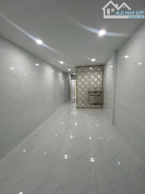 Bán nhà Quận 10 hẻm Bà Hạt 2 tầng 42m2 chỉ 5.4 tỷ