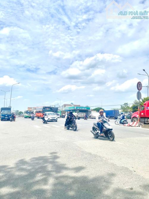 Bán nhà 1 trệt 1 lầu 100m2 MTKD Chợ nhỏ Tân Hiệp TP Biên Hòa Đồng Nai có 5 tỷ 599tr
