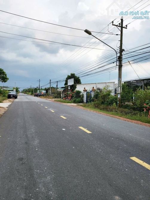 Lô đất mặt tiền kinh doanh, DT 749m2, Giá 938tr bao sổ, Sát trường TH Tân Hiệp Tp.HCM