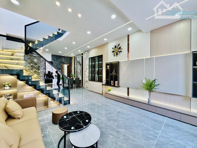 Siêu phẩm nhà Lê Hoàng Phái, Gò Vấp / 50m2 / 4 tỷ 750 triệu / sổ hồng chính chủ/ hẻm ô tô
