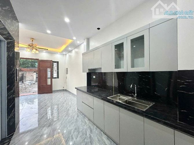 NHÀ NHẬT TẢO- BẮC TỪ LIÊM- 5 TẦNG THANG MÁY NHỈNH 8 TỶ