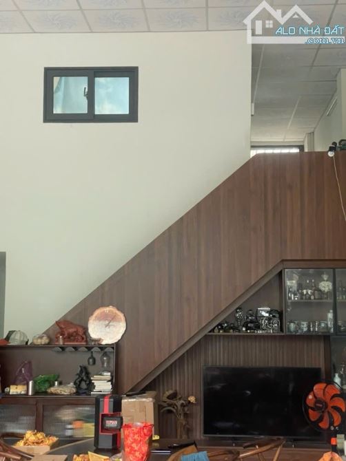 Ngay Nguyễn Thị Tú, Bình Tân, 100m, 5PN , Nhỉnh 5 tỷ