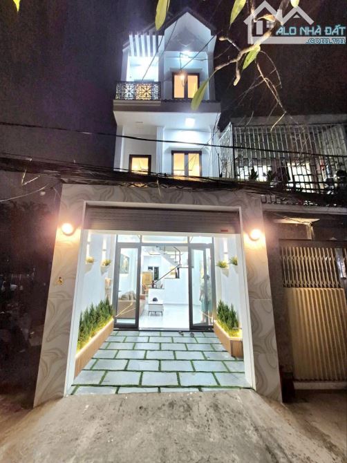 Bán nhà hẻm xe hơi Huỳnh Tấn Phát, Quận 7, Dt 4,37 x15m, 3 lầu. Giá 7,49 tỷ