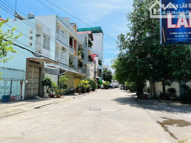 Bán đất mặt tiền Phòng Không- Nam Nha Trang ngag 7m tặng nhà cấp 4. Dt thực 140m đườg 13m