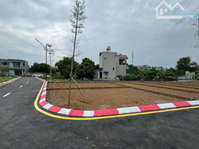 Lô góc 64m sen trì đường thông chỉ nhỉnh 2 tỷ, giá rẻ quá