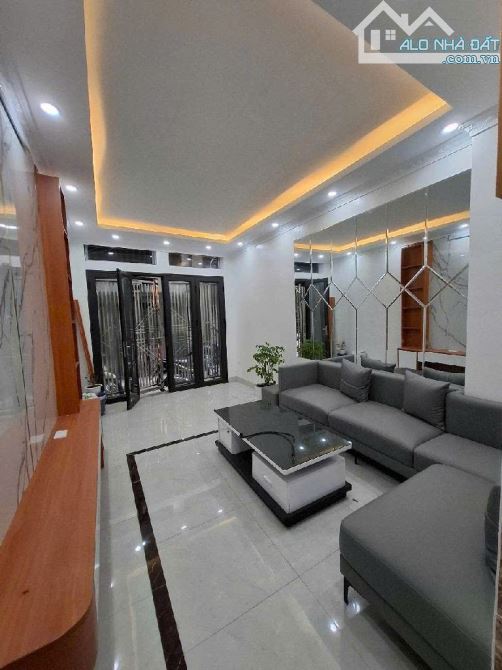 SIÊU PHẨM NGÔ QUYỀN HÀ ĐÔNG_40M PHÂN LÔ ÔTÔ ĐỖ CỬA_ FULL NỘI THẤT_ AN SINH TUYỆT ĐỈNH