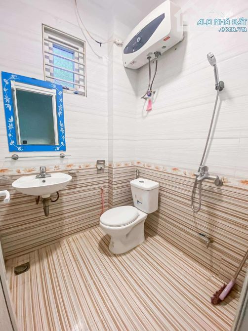 Bán nhà dòng tiền Kim Giang Hoàng Mai 8p, full đồ dòng tiền 30tr/tháng, sổ đẹp chỉ 7.5 tỷ