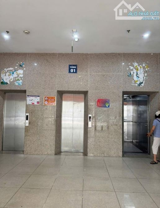 Chung cư 18 tam trinh 65m 2 ngủ 2 vệ sinh, ngay mặt phố .