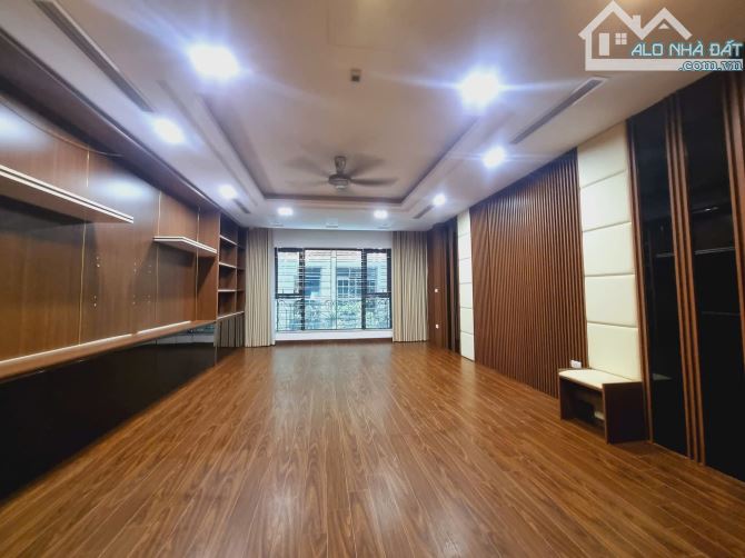 HOÀNG CẦU -ĐỐNG ĐA-PHÂN LÔ-VỊ TRÍ KIM CƯƠNG-Ô TÔ CHẠY VÒNG-7 TẦNG THANG MÁY-NHÀ MỚI-31 TỶ - 4