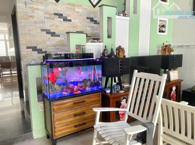 Bán nhà MT- TT Hải châu - sát Đh ngoại ngữ- KD tốt- 7.x tỷ
