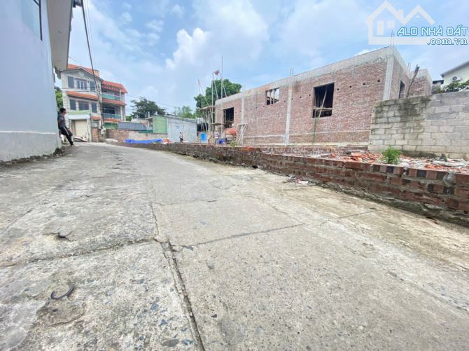 Chính chủ gửi bán lô đất ,48,9 m trung tâm phú nghĩa đường ôtô thông tứ phía