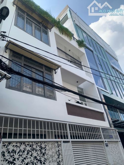 12mx15m - Bán nhà đường Nguyễn Hồng Đào - 4 tầng - Giá 39 tỷ