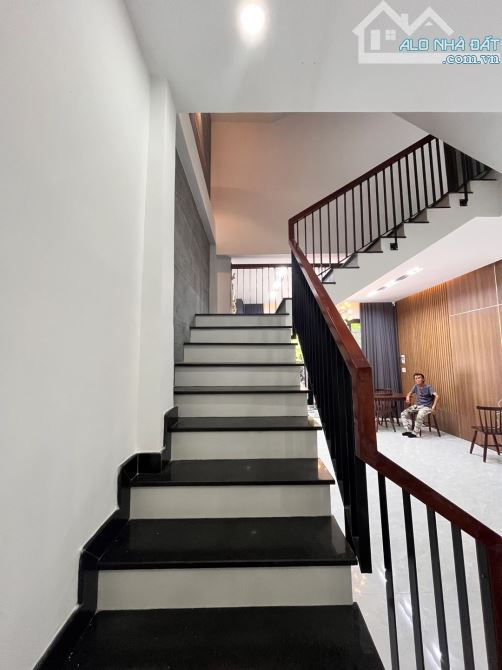 Bán nhà MT Nguyễn Đức An . Sát biển. 80m2 .3 tầng.Giá:15.5 tỷ