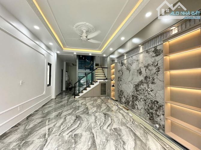 Bán nhà 5 tầng thang máy tdc Vinhomes RiverSide, Hồng Bàng.