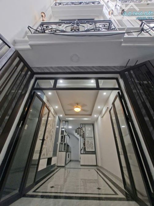 NHÀ PHỐ VIỆT HƯNG-VỊ TRÍ CỰC ĐẸP - HÀNG XÓM VINHOMES HARMONY - GẦN MẶT PHỐ VIỆT HƯNG VỈA