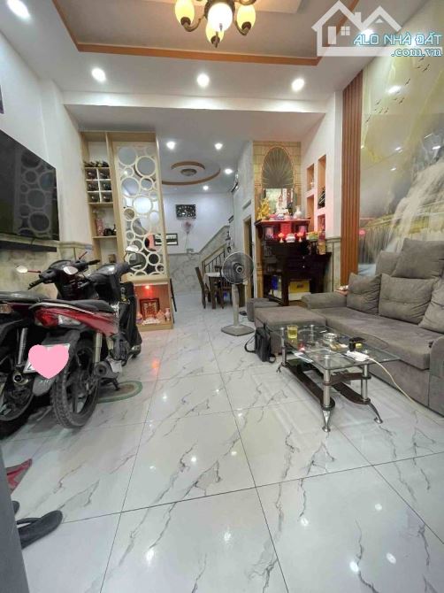 Bán nhà 2 tầng 32m² (4x8), Tỉnh Lộ 10, gần Chiến Lược, Tân Hòa Đông, chỉ hơn 3 tỷ