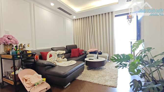 Bán căn hộ cao cấp BRG Trần Quang Khải. Diện tích 116m - 2 ngủ 2 vệ sinh