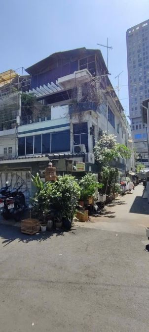 HẺM XE TẢI 10M – NGUYỄN VĂN THƯƠNG, D1, P.25, BÌNH THẠNH  • Dt: 5,8m x 20m .Gần ĐH HUTECH