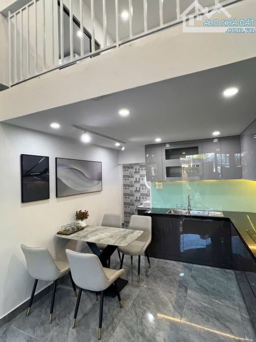 Ô tô đỗ cửa Dũng sĩ Thanh Khê chỉ 4.x tỷ