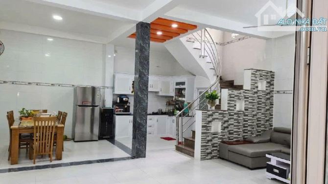 Cần bán nhà Gò Vấp, Quang Trung, DT 40m2, 2 tầng, chỉ 3 tỷ 4