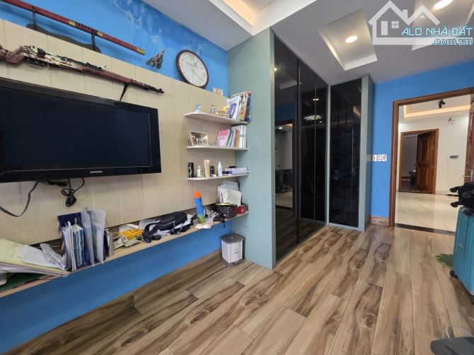 Bán nhà Bình Thạnh - 92m2 - 5 tầng - thiết kế hiện đại - đường 10m - 19.9 tỷ