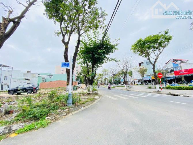 SÓT LẠI LÔ GÓC 2 MẶT TIỀN NGAY BẾN XE  ĐƯỜNG YÊN THẾ DT 205M2 NGANG 8M. GIÁ BÁN 15,8 TỶ TL