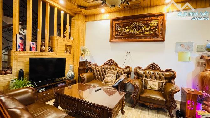 Tổ Ấm Lý Tưởng Giữa Lòng Đà Lạt – Nhà 3 Tầng, 6PN – Hẻm Ô Tô – Gần Trung Tâm