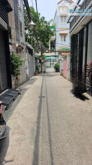 NGAY VINCOM NAM LONG - HÀNG XÓM CA SĨ NỔI TIẾNG - FULL NỘI THẤT CAO CẤP - HẺM XE HƠI TỚNHÀ