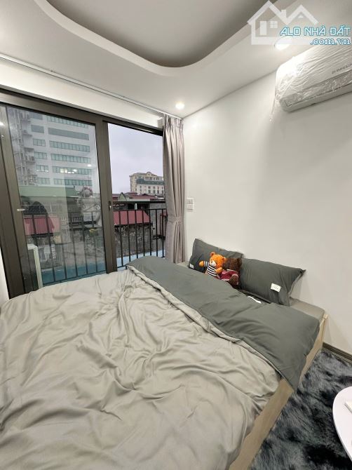 Toà CHDV Xuân Thuỷ, 105m2*8T, MT 10M, 36 phòng KK, sát phố, đủ GPXD/PCCC, dòng tiền 8%/năm